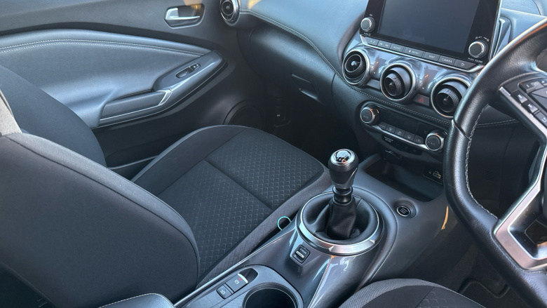 Nissan Juke 1.0 DiG-T 114 N-Connecta 5dr Petrol Hatchback